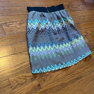 EMMELEE - patterned mini skirt with zipper, size M, in perfect condition